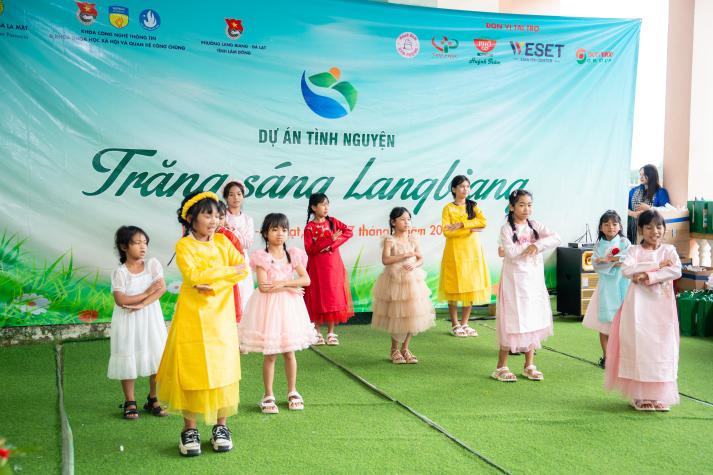 Chương trình thiện nguyện "Trăng sáng LangBiang" mang Trung thu ấm áp đến trẻ em vùng cao 11