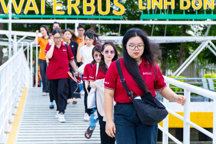 Sinh viên Viện Đào tạo Quốc tế khám phá sông nước Sài Gòn cùng Saigon Water Bus 17