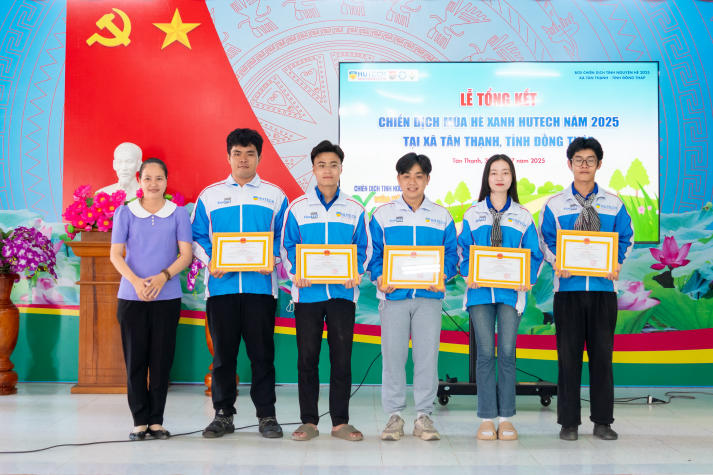 Mùa hè xanh HUTECH 2025 mặt trận Đồng Tháp: Hành trình trưởng thành, gắn kết và lan tỏa yêu thương 135