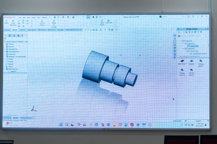 Giảng viên Viện Kỹ thuật HUTECH nâng cao năng lực chuyển đổi số qua tập huấn thiết kế ứng dụng kỹ thuật 52