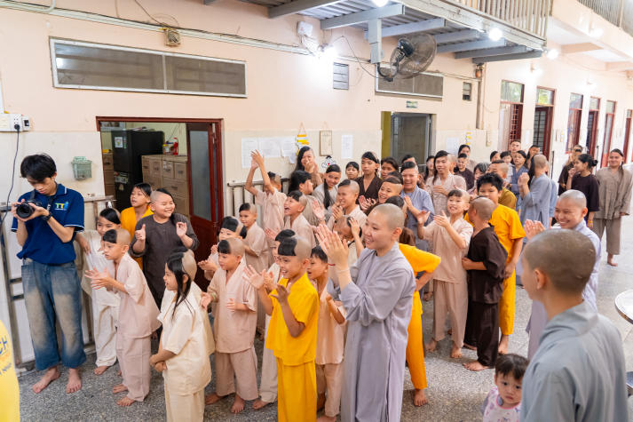 “Cho đi là còn mãi” - Hành trình sẻ chia yêu thương của cộng đồng Cựu sinh viên và Doanh nhân HUTECH 74