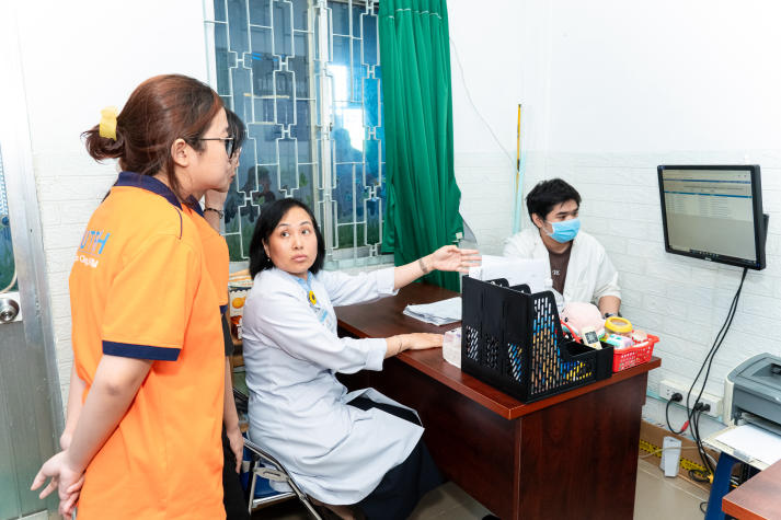 Sinh viên Tâm lý học tiếp cận thực tế trị liệu tại Bệnh viện Tâm thần TP.HCM 111