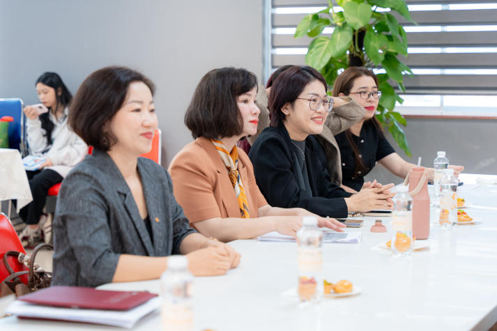 [Video] Sinh viên HUTECH tìm hiểu kiến thức ngành công nghệ tài chính cùng chuyên gia Hanwha Life 31