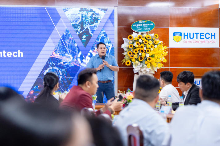 [Video] Sinh viên Khoa Tài chính - Thương mại “giải mã” Fintech, định hướng nghề nghiệp thời đại 4.0 53