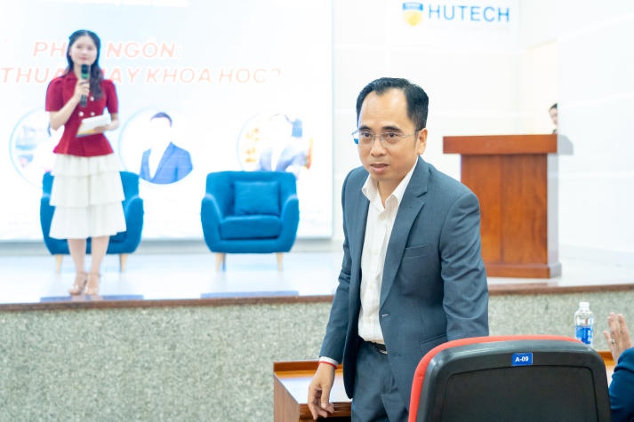 Sinh viên Quan hệ công chúng HUTECH “bỏ túi” bí quyết phát ngôn 17