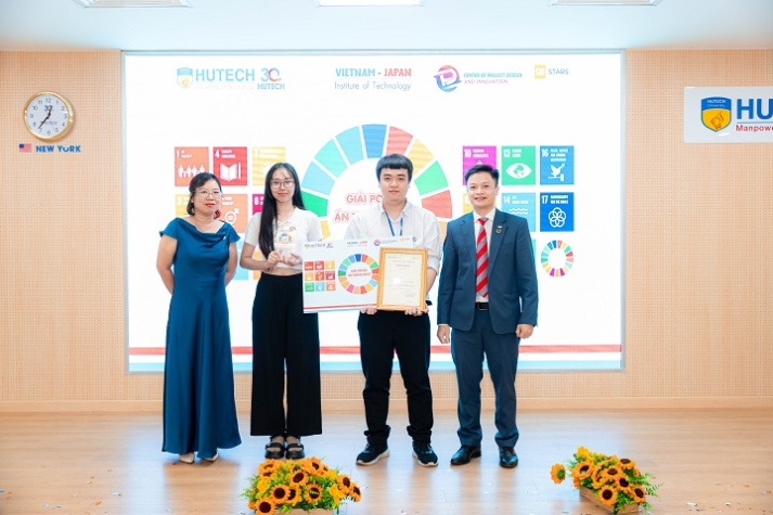 Poster presentation highlights HUTECH and CMU students’ innovation in environmental and technological solutions 136