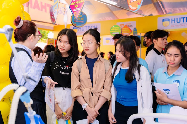 Hơn 1 triệu thí sinh cả nước thi tốt nghiệp THPT môn đầu tiên 29