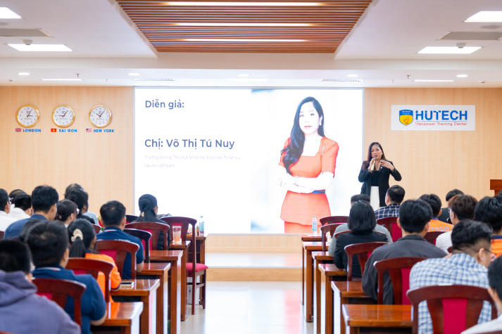 [Video] Sinh viên HUTECH học hỏi bí kíp tạo CV chuyên nghiệp cùng chuyên gia Savills 30