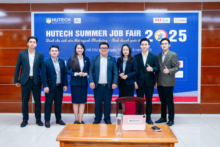 Sinh viên HUTECH săn việc làm hè tại tại HUTECH Summer Job Fair 2025 70