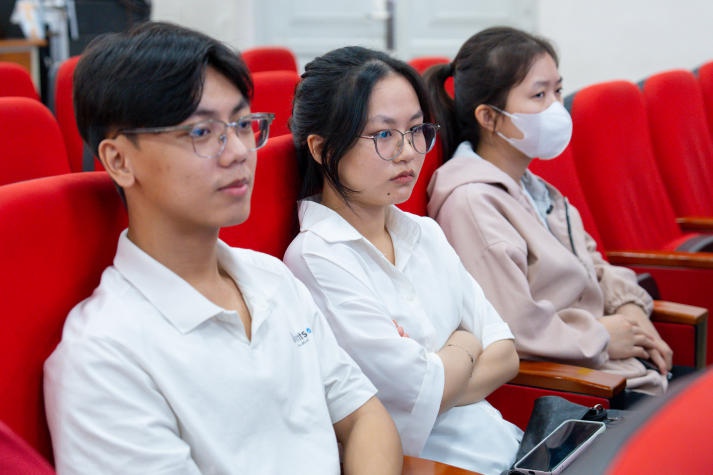 [Video] Students of the Faculty of Korean Studies showcased Korean proficiency at the 3rd "HUTECH Korean Speaking Contest" 120