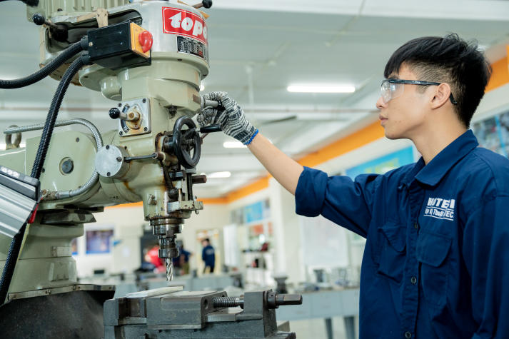 Khối ngành Kỹ thuật - Công nghệ HUTECH xét học bạ từ 18 điểm, học phí khoảng 10 triệu/học kỳ 83