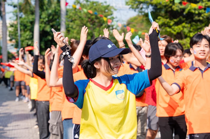 Sinh viên HUTECH rộn ràng chạy Việt dã hưởng ứng Tháng Thanh niên 103