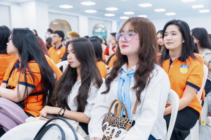 Diễn đàn Quảng cáo sáng tạo 2025 truyền cảm hứng cho thế hệ trẻ HUTECH 44