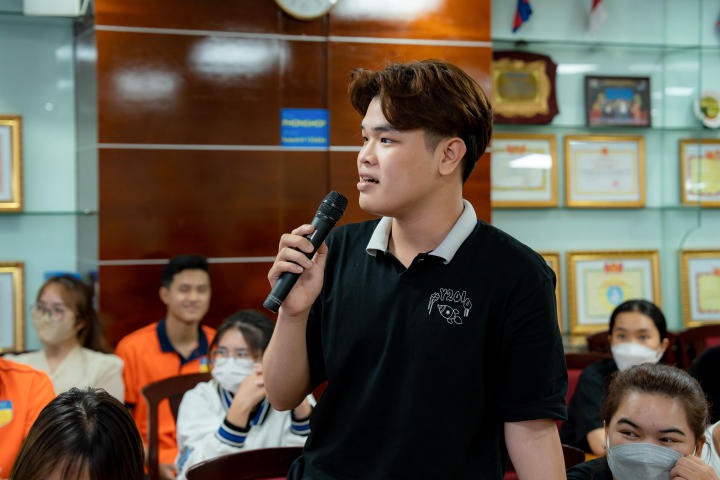 Sinh viên Khoa Tài chính - Thương mại tìm hiểu về thương mại điện tử cùng chuyên gia Lazada 87