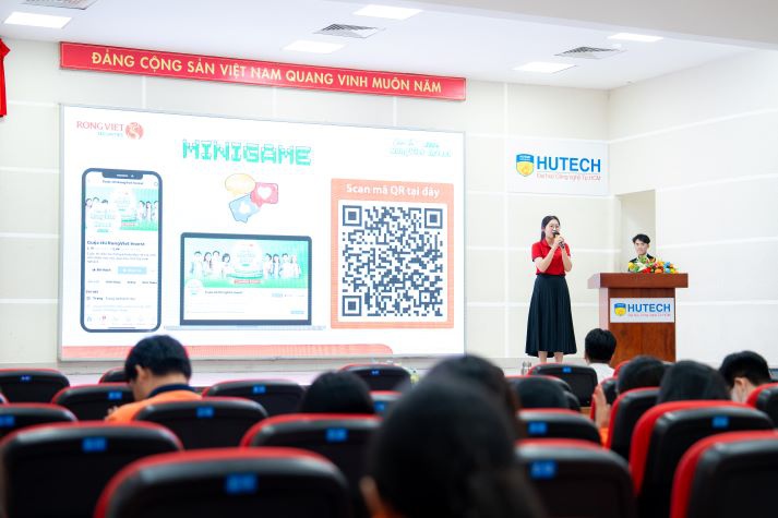 Chuyên gia Rồng Việt mang đến kỹ năng quản lý tài chính cá nhân cho sinh viên HUTECH 48