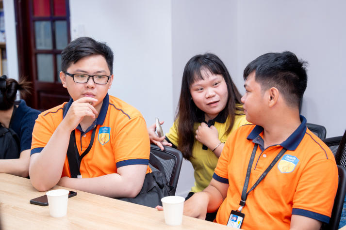 Sinh viên Khoa Tiếng Anh tiếp cận mô hình đào tạo chuẩn quốc tế tại IELTS Mentor 71