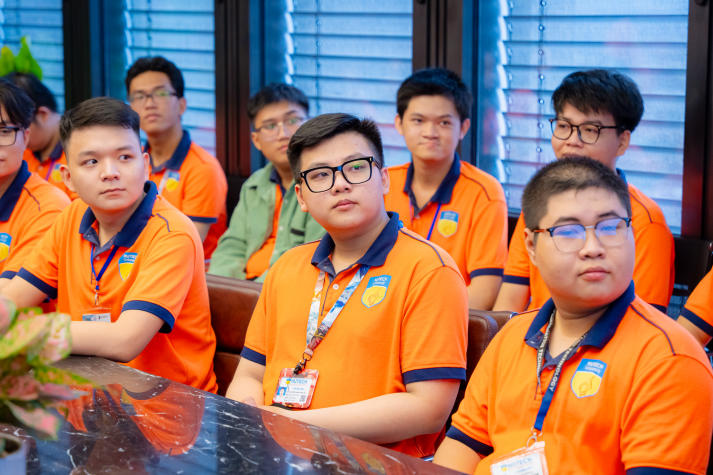 Cùng Metro, IT-ers HUTECH khám phá môi trường làm việc chuyên nghiệp tại Vietnam Silicon 55