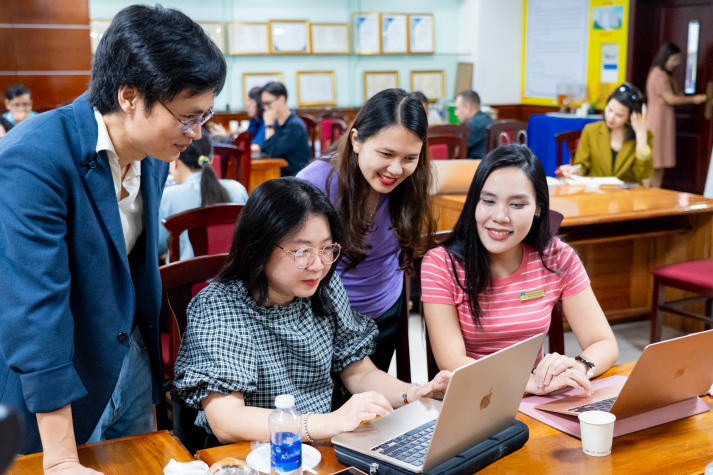 [Video] Ứng dụng AI không cần code trong giảng dạy và nghiên cứu tại HUTECH 80