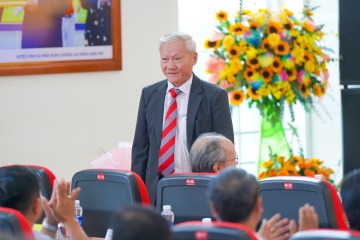 [Video] HUTECH long trọng tổ chức Lễ kỷ niệm 41 năm Ngày Nhà giáo Việt Nam 249