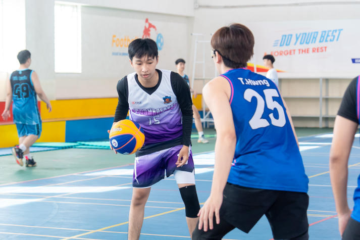 Ngôi Vô địch môn Bóng rổ Giải thể thao chào đón tân sinh viên thuộc về đội The Crew 44