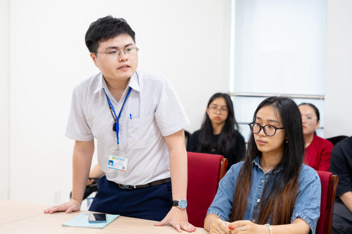 Sinh viên Khoa Dược tiếp cận kỹ thuật phân tích HPLC cùng Viện trưởng Viện Dược Đại học Sigma (Ấn Độ) 32