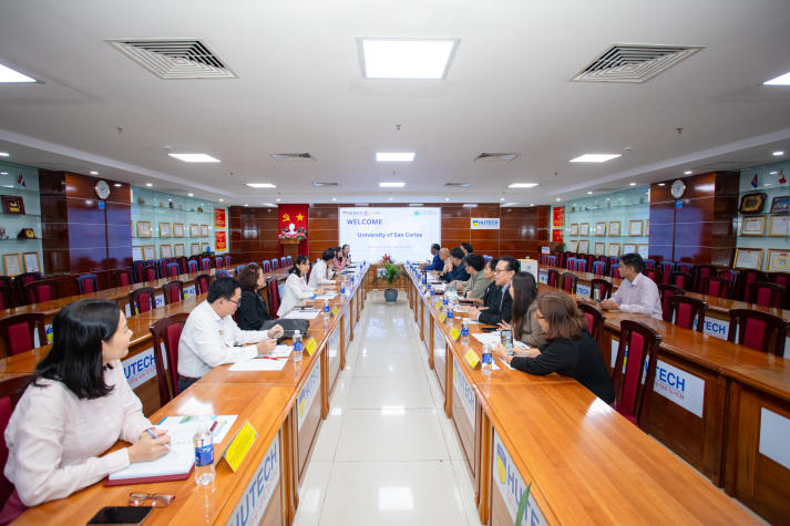 HUTECH and University of San Carlos promote international cooperation in education and research 57