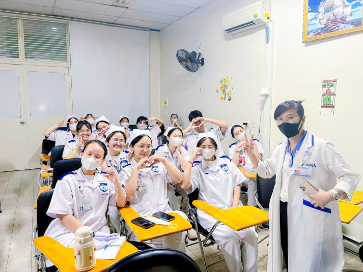 HUTECH Nursing students complete internship at Cho Ray Hospital 11