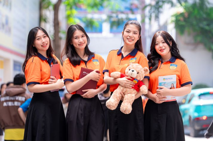 Sinh viên HUTECH sẵn sàng bước vào kỳ thi Học kỳ 1B và Học kỳ phụ - Học kỳ 1 năm học 2025-2026 từ 06/01 tới 26