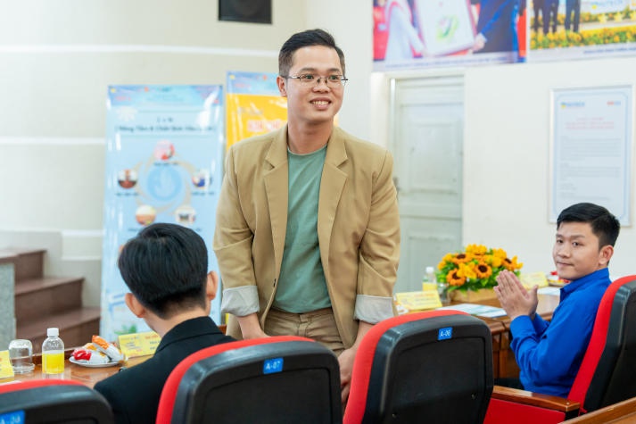 Trần Mỹ Uy - sinh viên Khoa Marketing - Kinh doanh quốc tế giành Quán quân cuộc thi HUTECH Young Leaders 2024 66