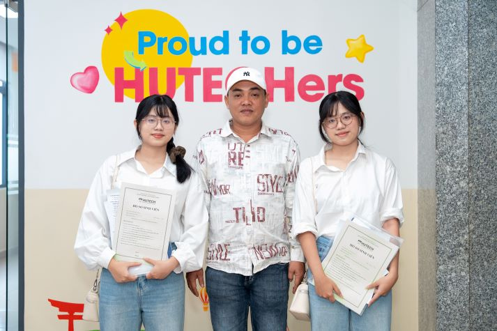Kế thừa truyền thống gia đình, hai chị em sinh đôi cùng “chốt đơn” khối ngành sức khỏe tại HUTECH 49