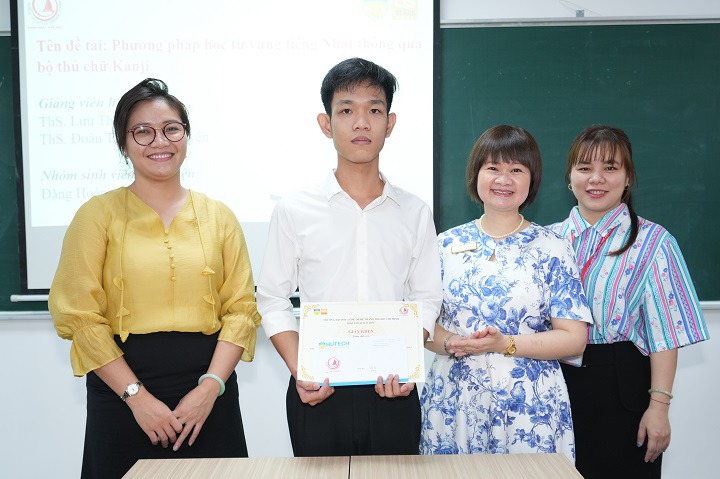 Khoa Nhật Bản học HUTECH tổng kết và phát động phong trào Nghiên cứu khoa học năm học 2023-2024 52