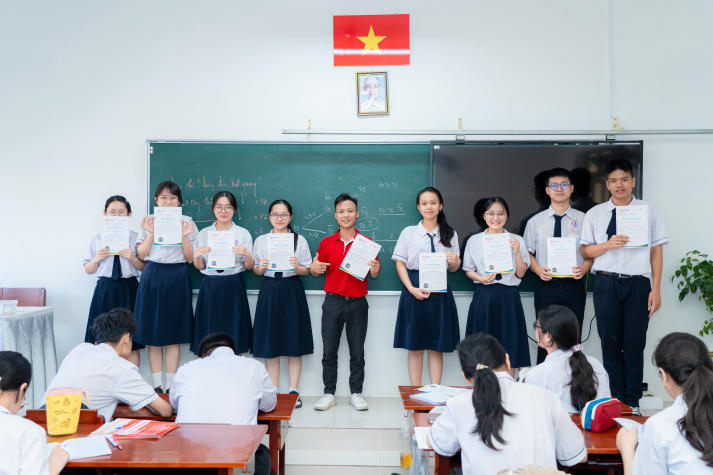 [Ảnh] HUTECH Scholarship Tour 2026 “phủ sóng” học bổng xuyên Việt,  tiếp sức sĩ tử chạm tương lai 133
