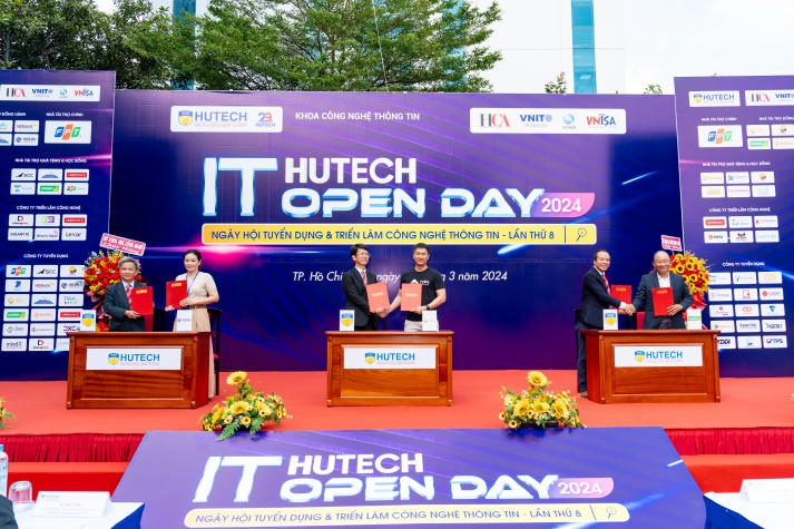 [Video] Gần 50 doanh nghiệp “săn” nhân sự công nghệ chất lượng tại HUTECH IT Open Day 2024 115
