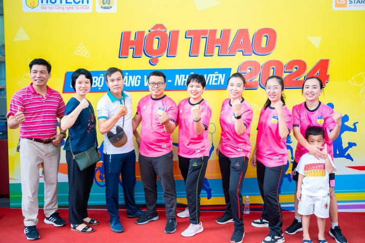 [Hội thao CB-GV-NV 2024] Kịch tính với những màn “gồng cơ” tại bộ môn Kéo co 58