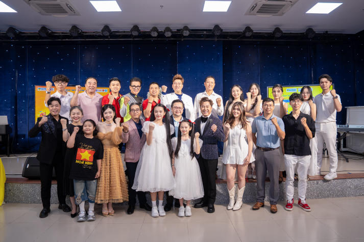 Viện Văn hóa - Nghệ thuật - Thể thao HUTECH thắp sáng tinh thần tương thân tương ái qua chương trình nghệ thuật 87