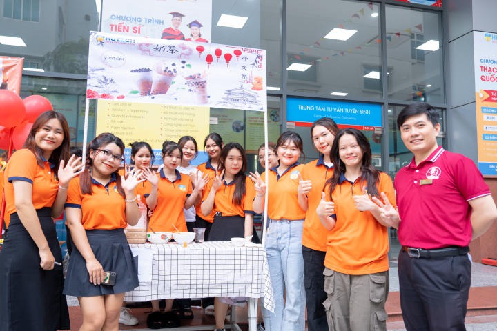 Sinh viên HUTECH thưởng thức món ngon, giao lưu văn hóa xứ Đài qua "Ngày hội văn hóa ẩm thực Đài Loan" lần 2 129