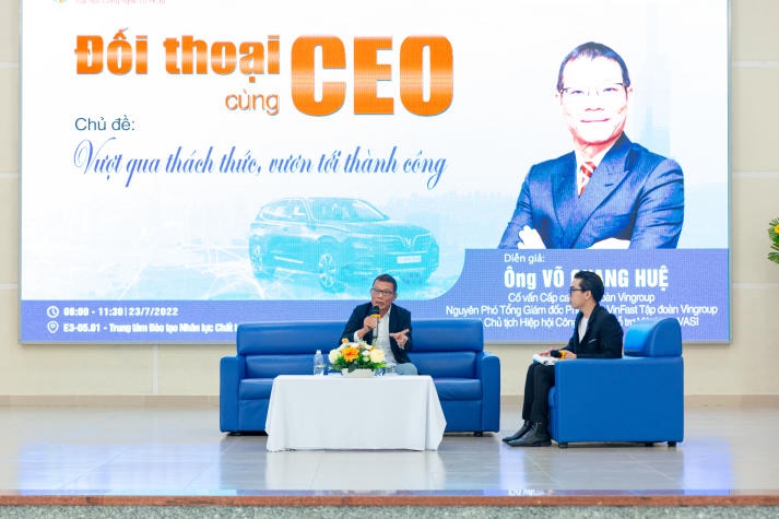 “Sếp lớn” đến tận trường truyền bí kíp nghề nghiệp: đặc quyền của sinh viên HUTECH 53