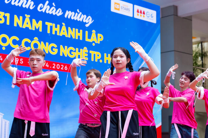 Sinh viên HUTECH “đốt cháy” sân khấu với loạt vũ đạo cuốn hút tại HUTECH Dancer Fest 2026 28