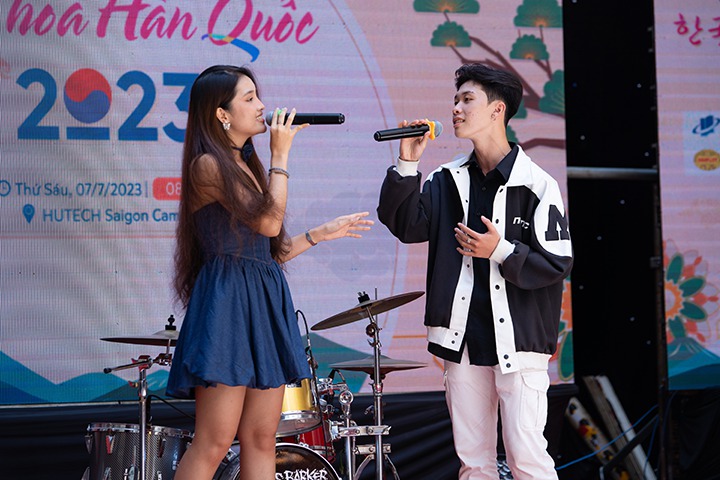 Sinh viên rủ nhau “vi vu” xứ sở kim chi ngay tại HUTECH trong Lễ hội Văn hóa Hàn Quốc 2023 132