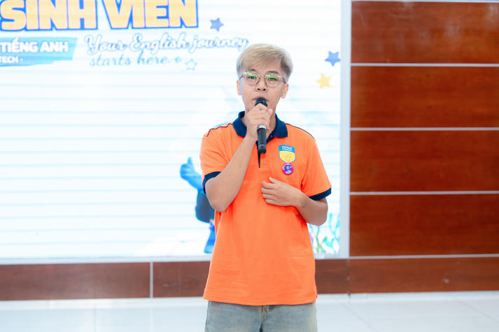 Tân sinh viên Khoa Tiếng Anh chủ động nhập cuộc hành trình đại học 57