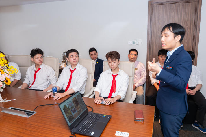 Trải nghiệm đẳng cấp 5 sao: Sinh viên Quản trị nhà hàng học hỏi thực tế tại Hôtel Des Arts Saigon 37