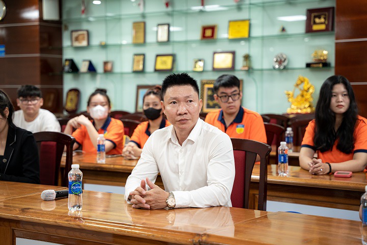 Tân sinh viên chương trình liên kết quốc tế CY Cergy Paris Université (Pháp) hứng khởi tìm hiểu về chương trình học 34