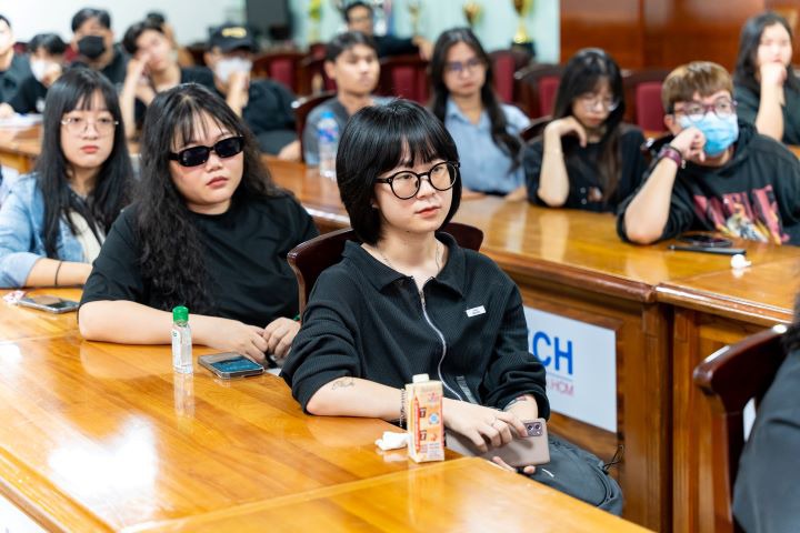 Sinh viên Khoa Truyền thông & Thiết kế HUTECH học kỹ năng tạo dựng ý tưởng từ chuyên gia 47