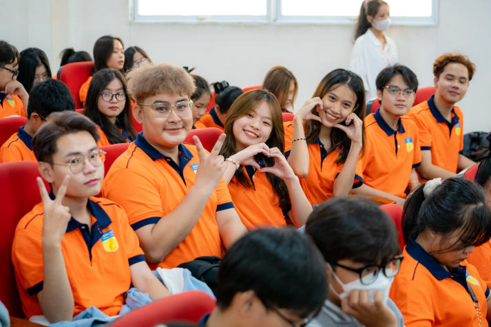 HUTECH-ers cùng hành động và lan toả tinh thần Văn minh học đường tại Thu Duc Campus 142