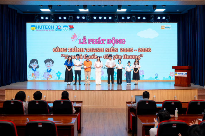 Khoa Dược HUTECH tổng kết phong trào sinh viên và tiếp lửa hành trình năm học mới 34