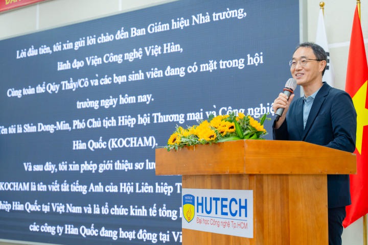 [Video] Viện Công nghệ Việt - Hàn HUTECH tổ chức lễ khai giảng, chính thức khởi động năm học mới 127