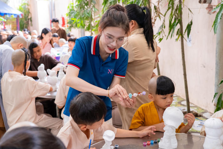 “Cho đi là còn mãi” - Hành trình sẻ chia yêu thương của cộng đồng Cựu sinh viên và Doanh nhân HUTECH 83