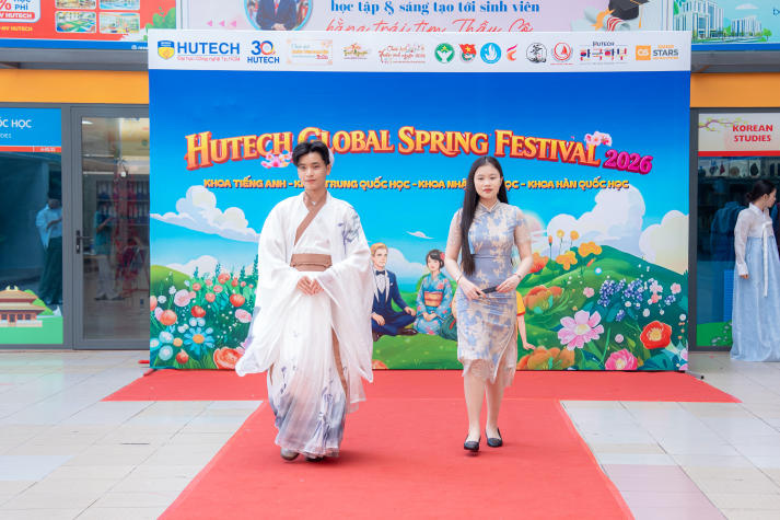 [Video] HUTECH dịp xuân 2026: Đón Tết đa quốc gia, lan tỏa lòng nhân ái 54