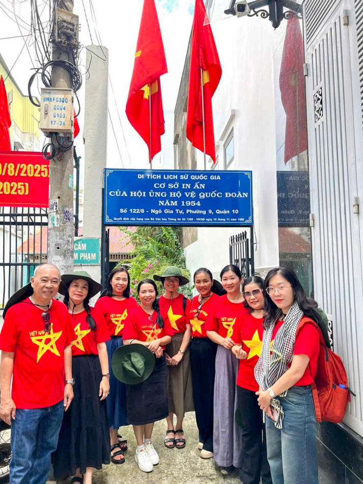 Đảng viên Chi bộ 7 HUTECH về nguồn bồi đắp lý tưởng cách mạng 29