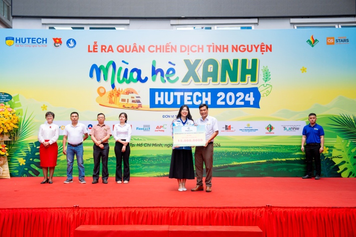 [Video] Hoa hậu Lê Hoàng Phương cùng chiến sĩ Mùa hè xanh HUTECH 2024 chính thức xuất quân 105